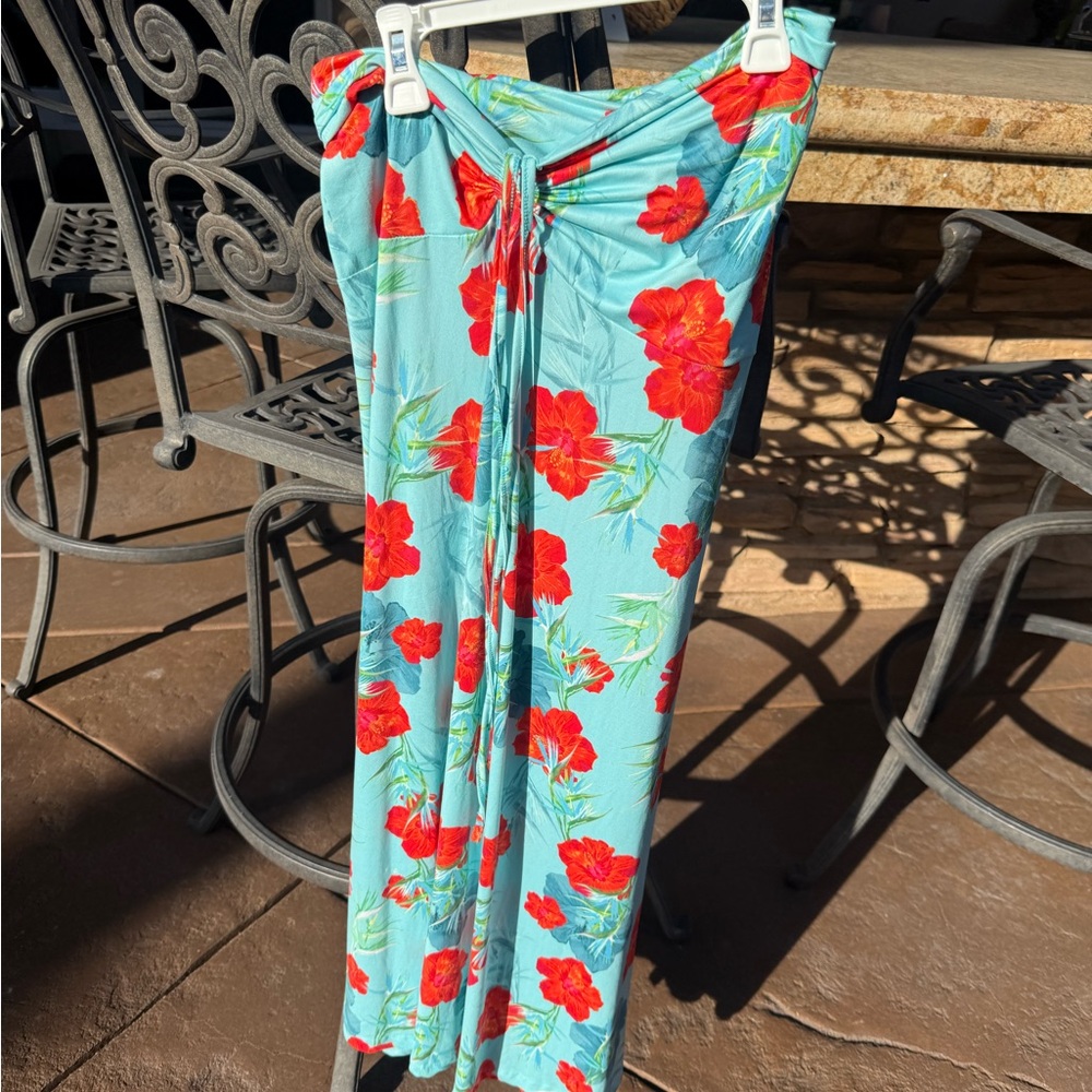 NWOT Pacific Trail Blue and Red Floral Skirt